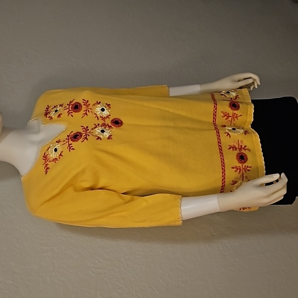 STORYBOOK KNITS Yellow Floral Embroidered Split Neck Sweater Medium - Picture 2 of 9